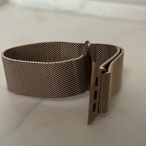 Apple 46mm Gold Milanese Loop M/L